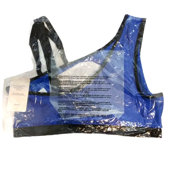 Fabletics Plus Size Winn III Low Impact Sports Bra - Picture 7 of 7